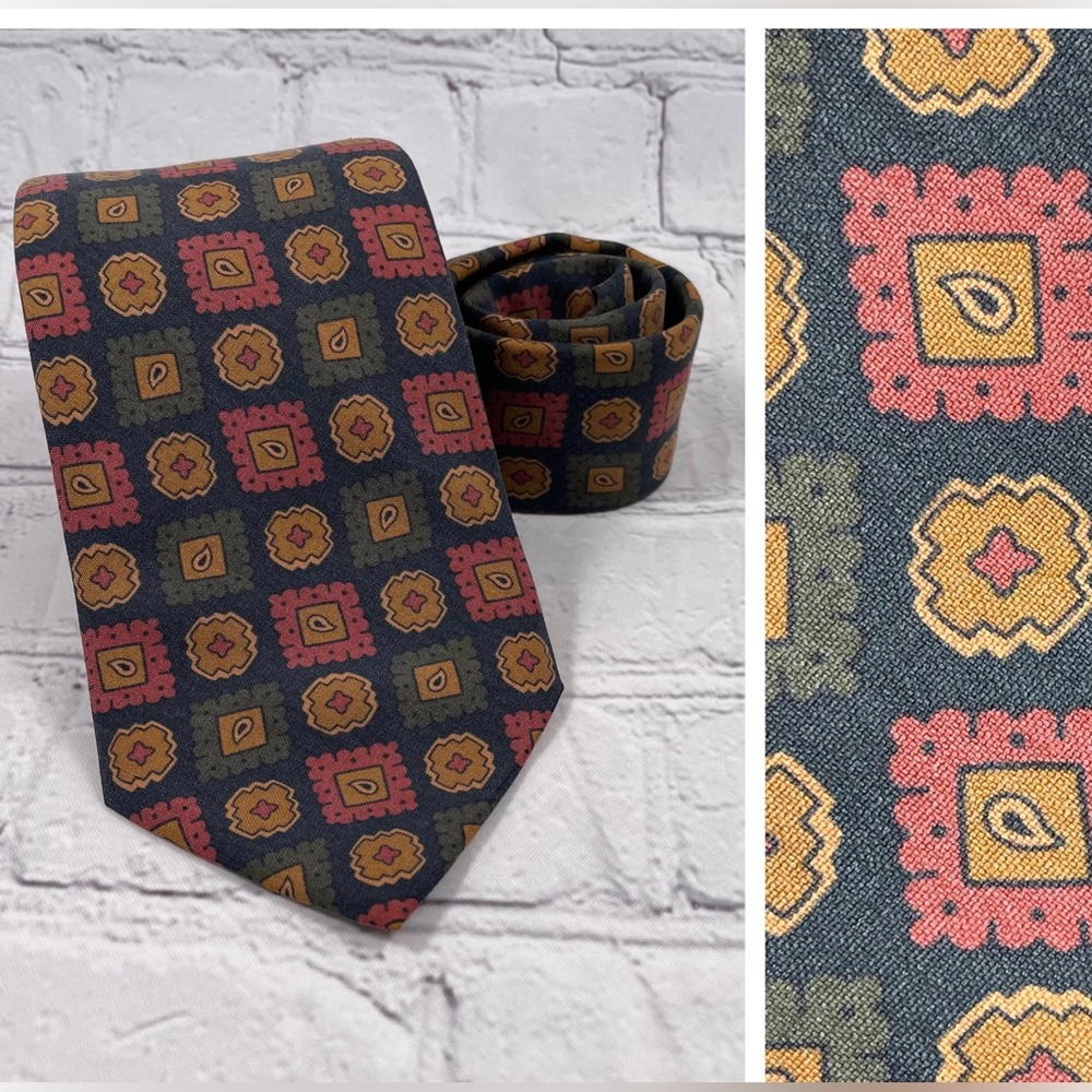 Ben Silver Charleston Paisley Medallion Print 100% Silk Tie